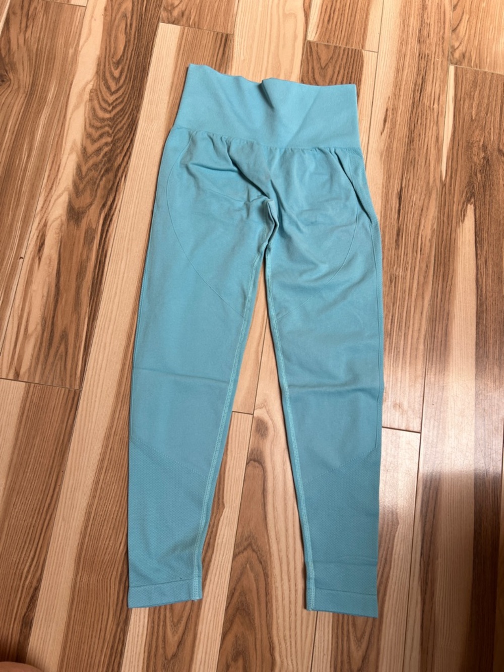 Blue leggings with butt cinch